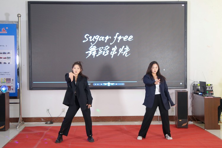 '时代新篇章 巾帼亮新颜' 中煤集团举行庆祝三八妇女节文艺汇演
